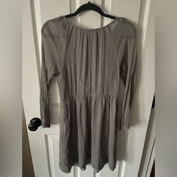 J Crew Women's 100% Silk Chiffon Grey  Long Sleeve Dress Size 6 - Picture 3 of 8